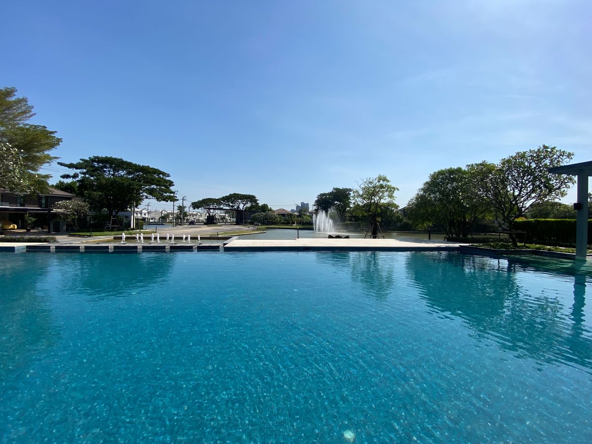 ขายบ้านบางนา แบริ่ง ลาซาล : มัณฑนา 1 บางนา กม.7 จาก Land & Houses หลังมุมตกแต่งพร้อมอยู่อาศัย