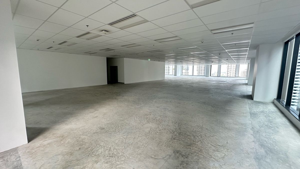 ให้เช่าสำนักงานสาทร นราธิวาส : ให้เช่าสำนักงาน 1270 ตร.ม. ย่านสาทร ใกล้ BTS และ MRT