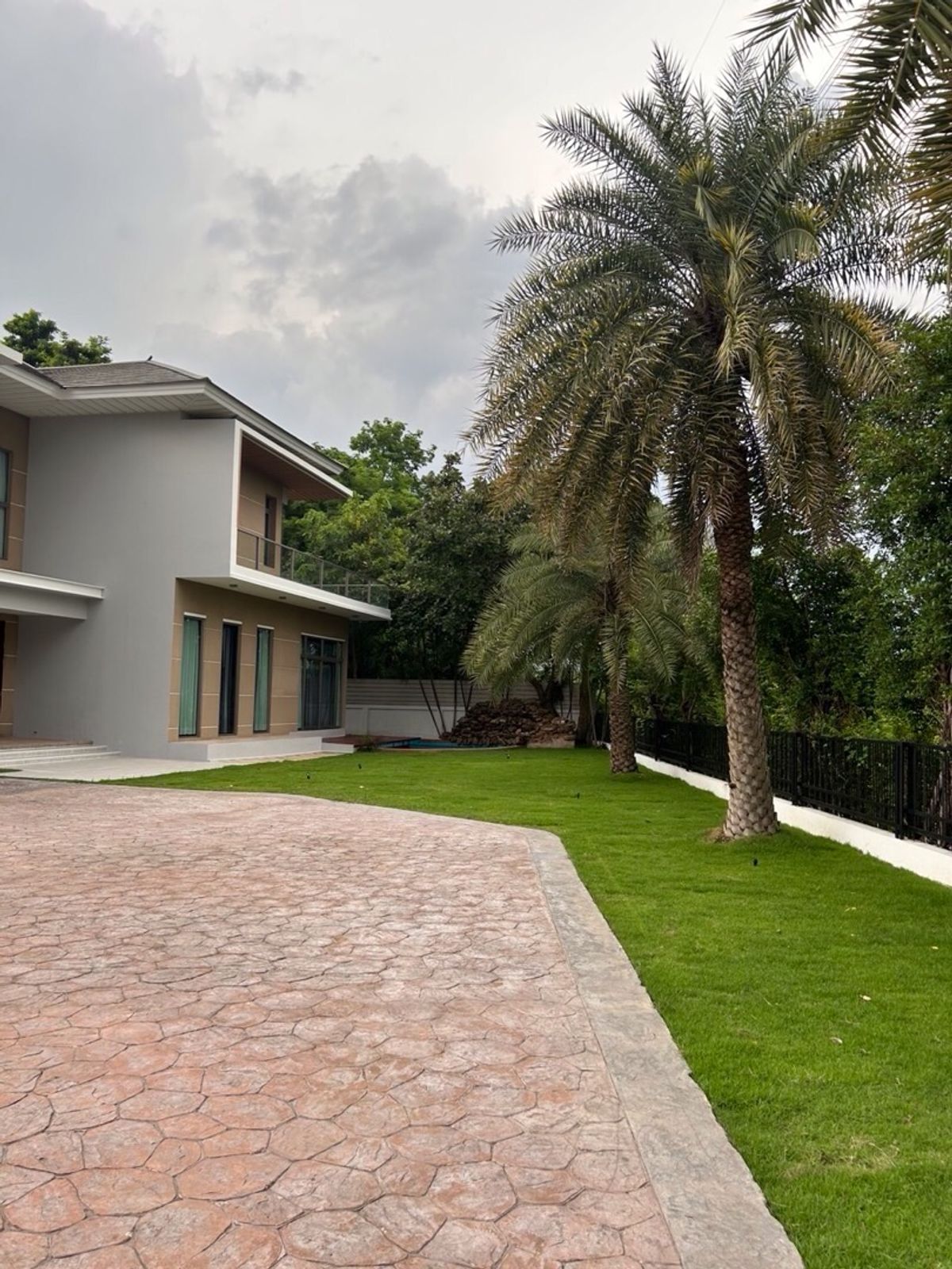 ขายบ้านมีนบุรี-ร่มเกล้า : ขายบ้านเดี่ยว2ชั้น 305 ตารางวา        เพอเฟคเพลส รามคำแหง164