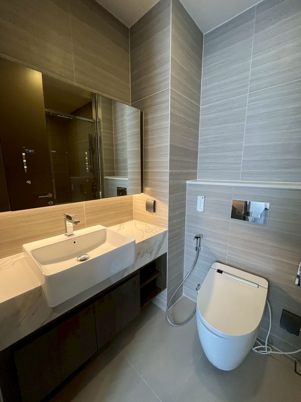 For RentCondoSukhumvit, Asoke, Thonglor : 🔥Ready to Move 🔥2 Bedrooms 📍Park Origin Thonglor