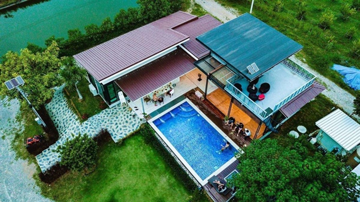 ขายบ้านราชบุรี : วัดรางเสน่ห์ 1.7 กม. พร้อมที่ดิน 15 ไร่ ขาย 4 นอน ขายรีสอร์ท 1 หลัง ปั๊มน้ำมัน พีที บ้านคา 3.4 กม. 4 น้ำ กลางเมืองราชบุรี