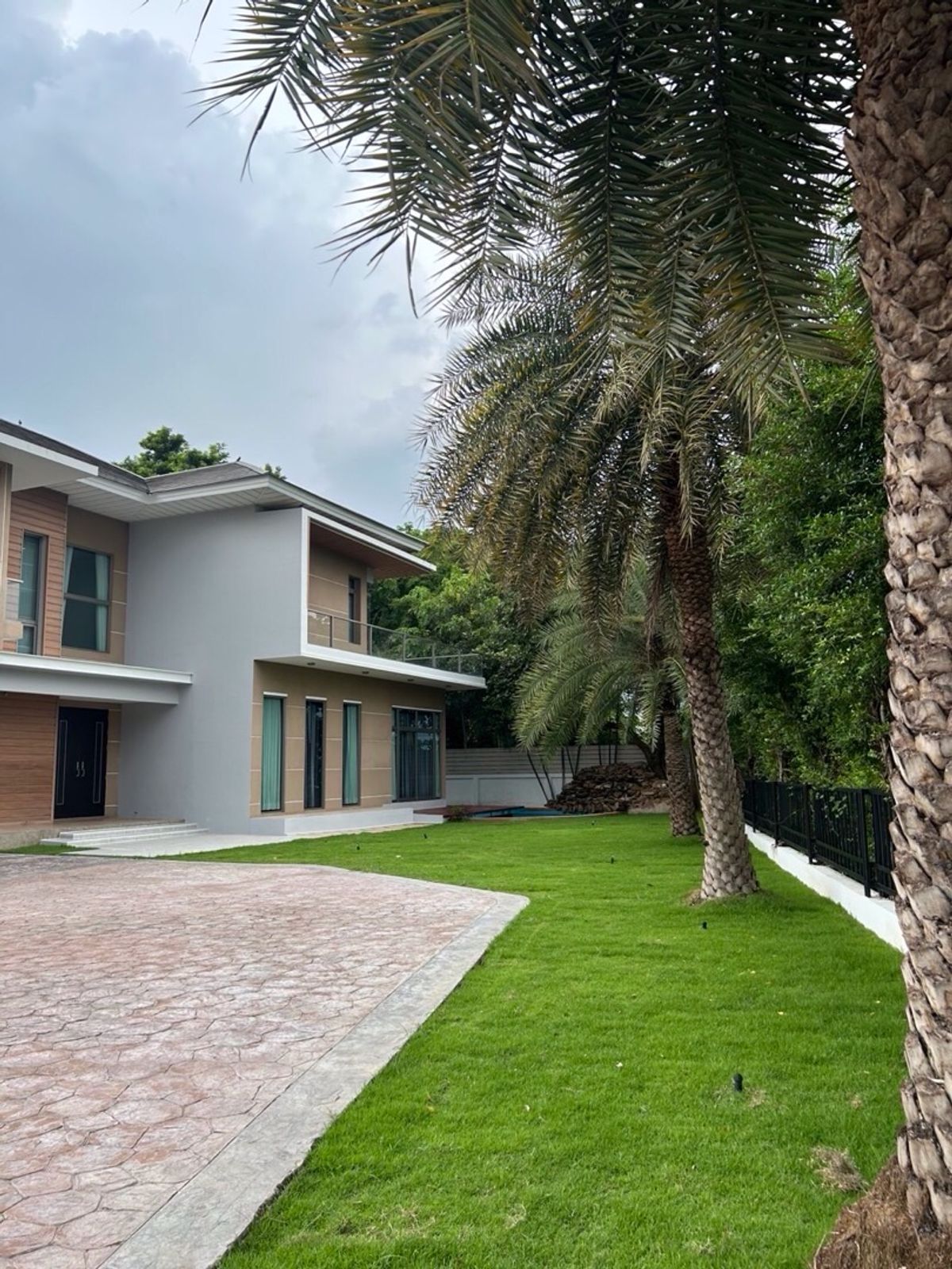 ขายบ้านมีนบุรี-ร่มเกล้า : ขายบ้านเดี่ยว2ชั้น 305 ตารางวา        เพอเฟคเพลส รามคำแหง164