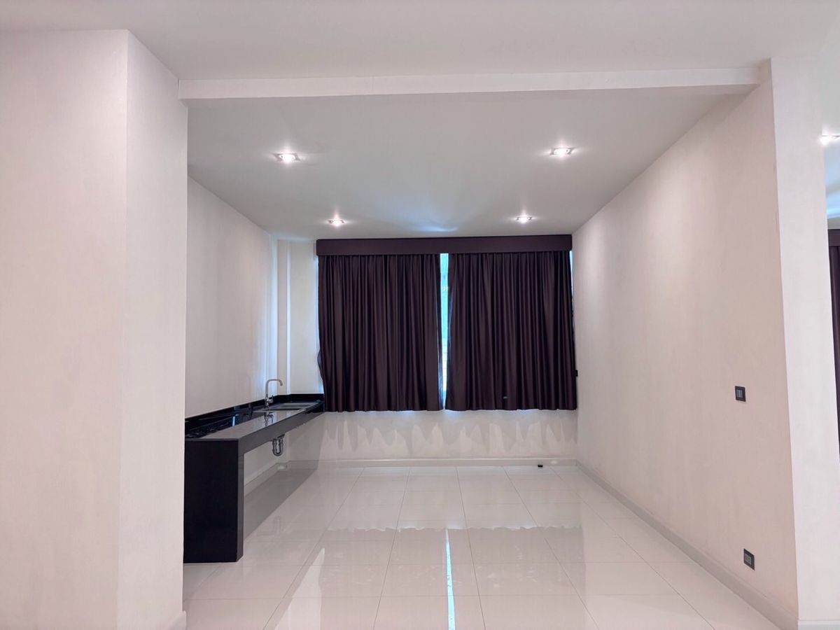 ขายบ้านมีนบุรี-ร่มเกล้า : ขายบ้านเดี่ยว2ชั้น 305 ตารางวา        เพอเฟคเพลส รามคำแหง164