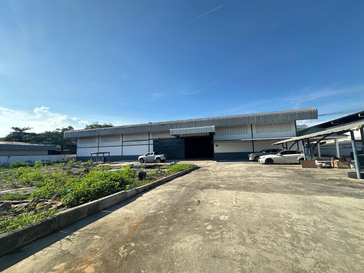 WarehouseSamut Prakan,Samrong : Selling/renting warehouses-2-storey office factory, 1,000 sq.m. with the 4th Blaim, Bang Pla 2, Bang Phli, Samut Prakan
