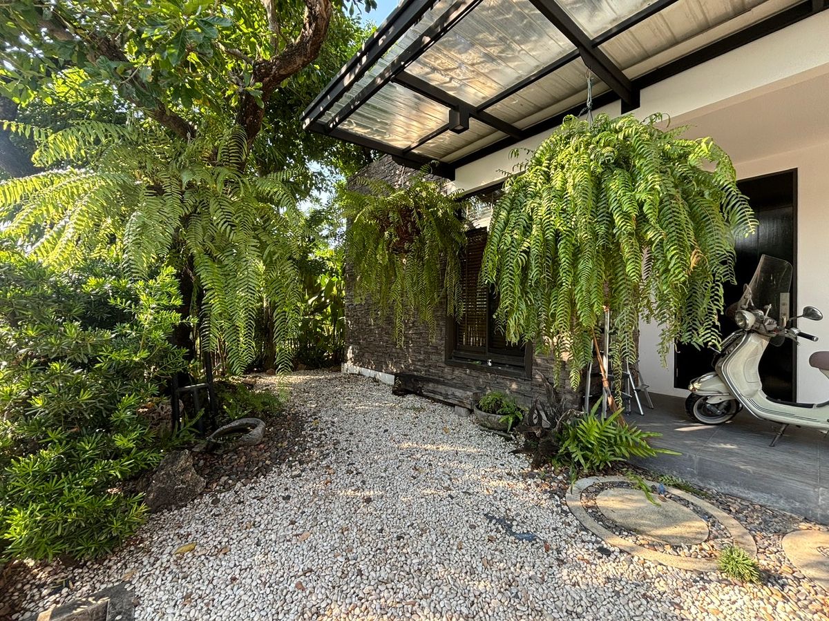 For SaleHouseBangna, Bearing, Lasalle : Mantana 1 Bangna KM.7 by Land & Houses, Corner house ready to move