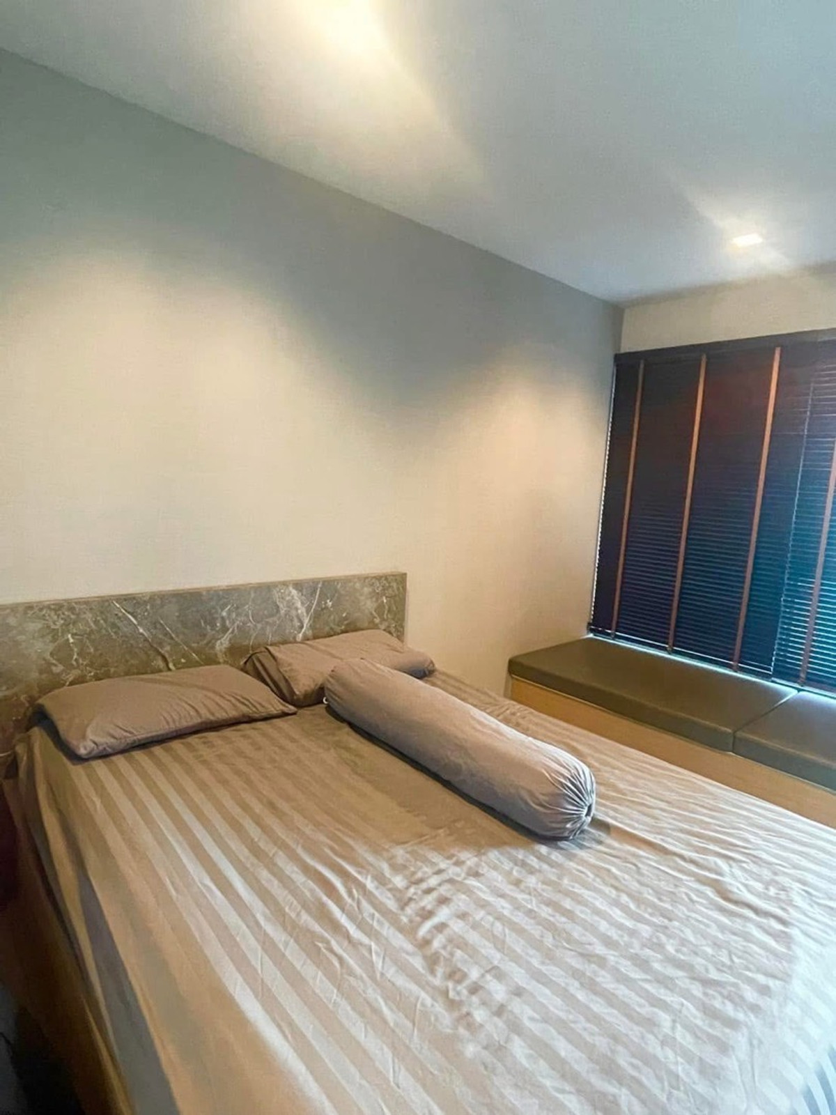 For RentCondoRama9, Petchburi, RCA : Life Asoke Rama9 for rent. 🍁26 sqm. Price 17000 baht only. 