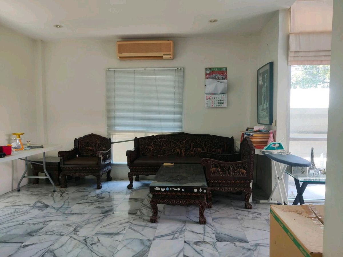 ขายบ้านปิ่นเกล้า จรัญสนิทวงศ์ : ขายถูก บ้านเดี่ยว จรัญ 12 ใกล้ MRT จรัญ 13  แบบเดินได้ ห่างแค่ 500 ม.