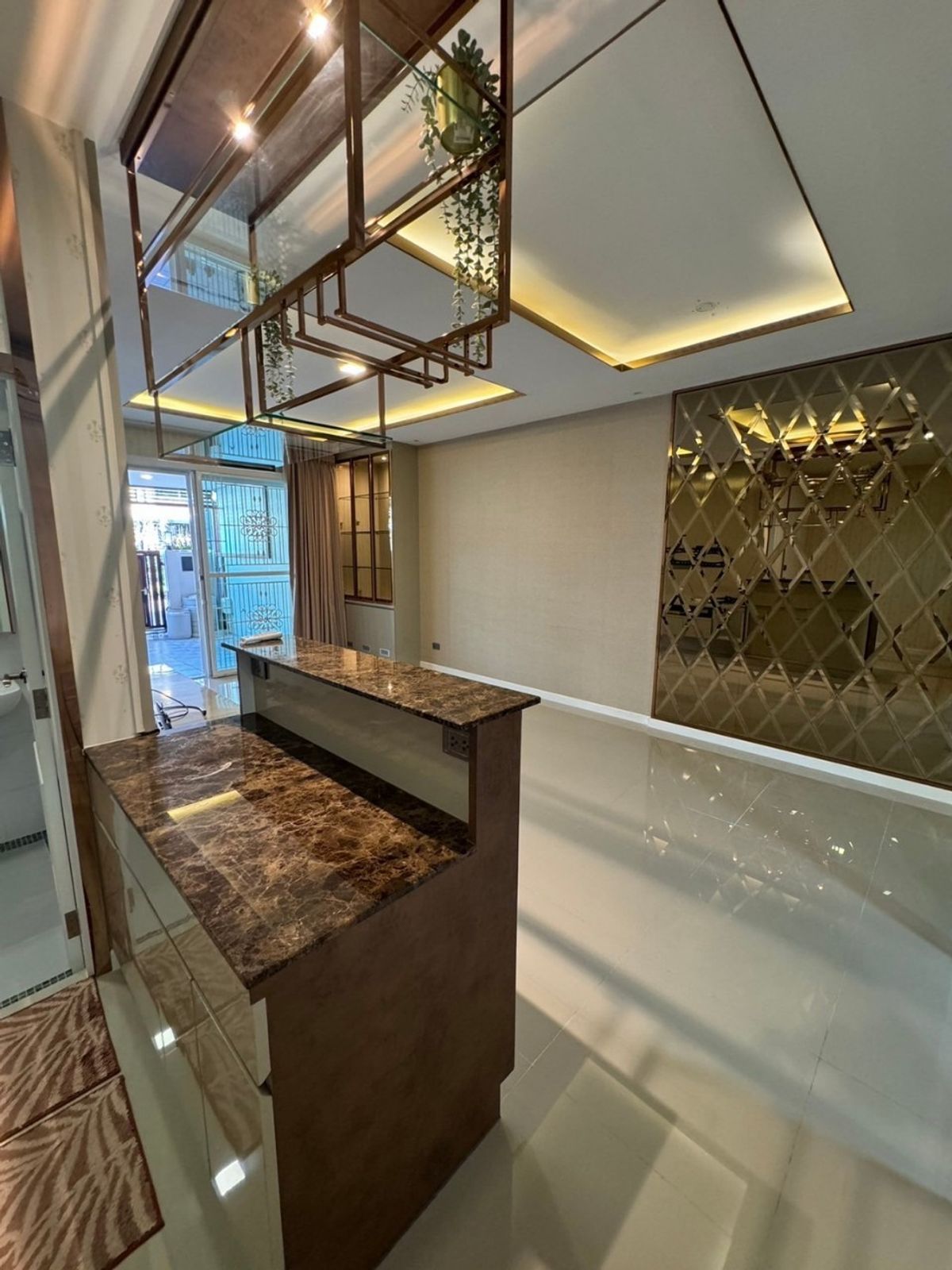 ขายทาวน์โฮมลาดกระบัง สุวรรณภูมิ : ขาย ทาวน์โฮม ใกล้ ถนน กรุงเทพกรีฑา พระราม9, Airport Link ลาดกระบัง ,สนามบินสุวรรณภูมิ