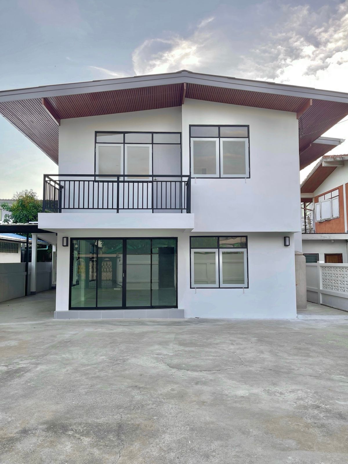 ขายบ้านบางแค เพชรเกษม : บ้านเดี่ยว 78 ตร.ว. รีโนเวทใหม่ หมู่บ้านเศรษฐกิจ ซอย เศรษฐกิจ 43 ใกล้โรงเรียนอัสสัมชัญธนบุรี The Mallบางแค และMRTหลักสอง เชื่อมต่อถนนเพชรเกษม-กาญจนาฯ