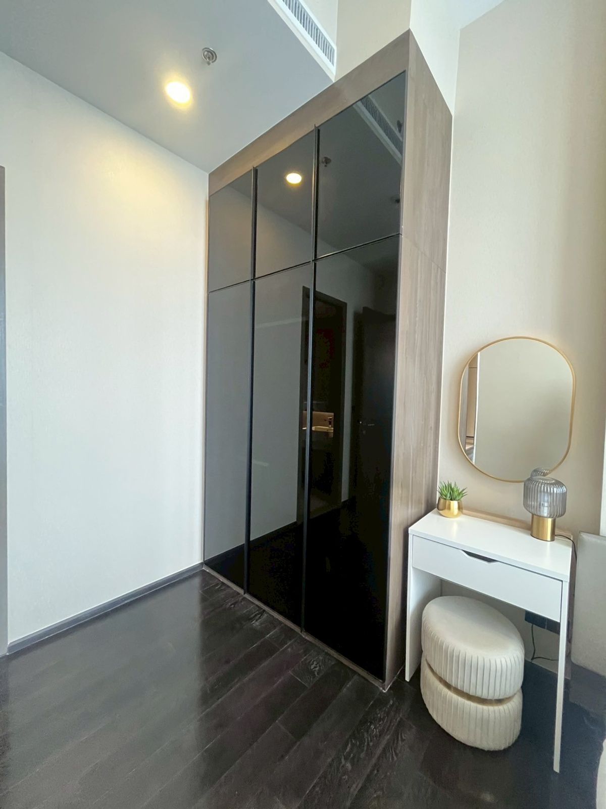 For RentCondoSukhumvit, Asoke, Thonglor : 🔥Ready to Move 🔥2 Bedrooms 📍Park Origin Thonglor