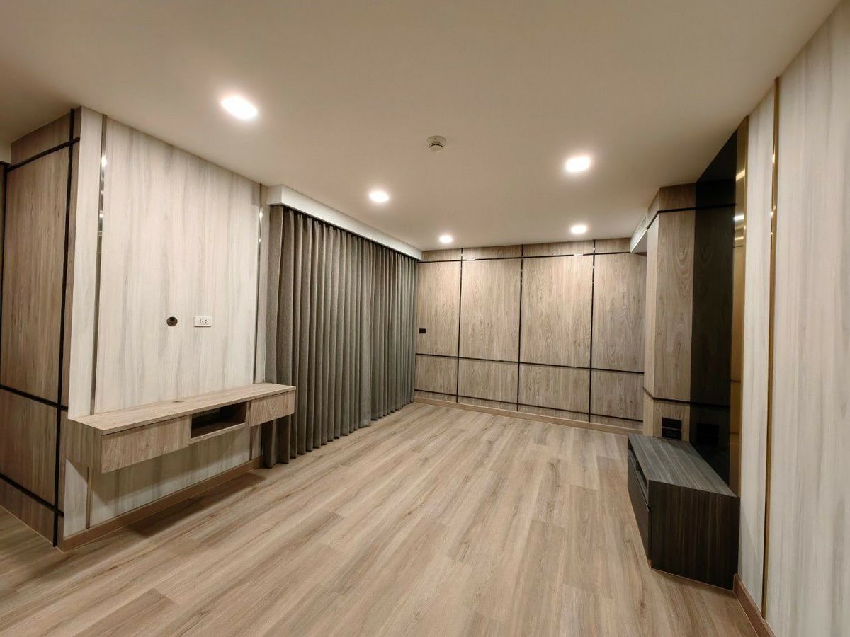 ขายคอนโดวิทยุ ชิดลม หลังสวน : Rare item!! คอนโดคุณภาพดี old money ใจกลางหลังสวน ทำเลซอยสมคิด ห้องสวย Newly renovated ทั้งห้อง วิวโล่งร่มรื่น✨Somkid Gardens✨3 ห้องนอน 3 ห้องน้ำ ขนาด 252 ตร.ม ใกล้ BTS / MRT ชิดลม (0.5 กม.) Tel.0982645161 