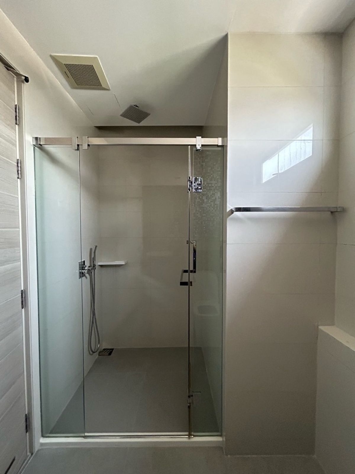 ให้เช่าคอนโดสาทร นราธิวาส : ให้เช่าด่วนคอนโดเดอะรูม สาทร เซ็นหลุยส์