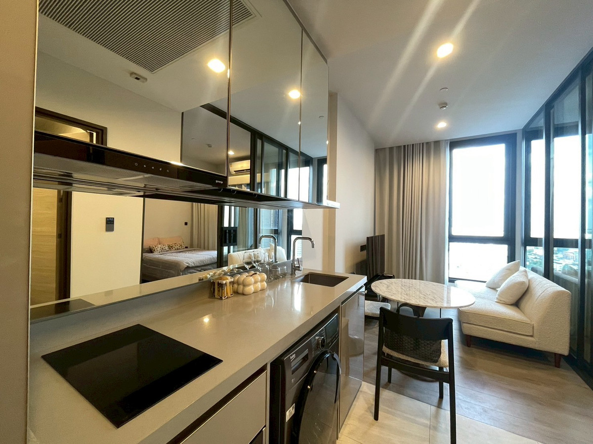 ให้เช่าคอนโดลาดพร้าว เซ็นทรัลลาดพร้าว :  ถูกที่สุด ✨ The Crest Park Residences 📍1 ห้องนอน คอนโดสุดหรู กลางห้าแยกลาดพร้าว 31 ตร. เพียง 27,000 บ. ✨ ชั้นสูง วิวสวย • สนใจติดต่อ 081-152-6154 Ag