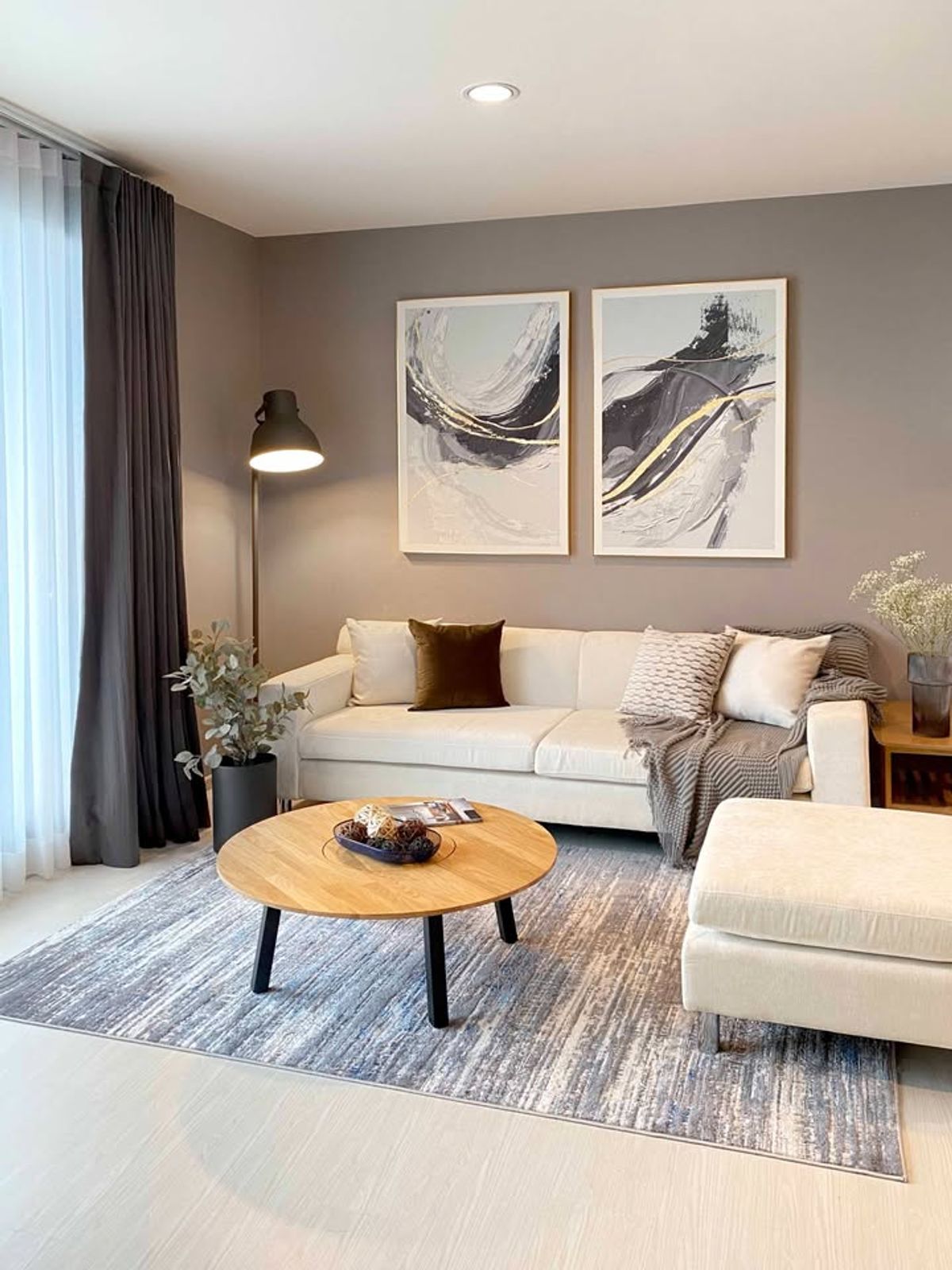 For RentCondoSukhumvit, Asoke, Thonglor : ✨ Rent a condo RHYTHM Sukhumvit 42 ✨ Golden location near BTS Ekkamai, only a few steps, convenient to travel, beautiful decoration room, ready to go immediately 🏙