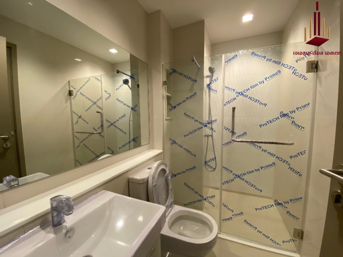 For SaleCondoRama9, Petchburi, RCA : ✨ For Sale: Life Asoke - Rama 9 Condo ✨ 💰 ONLY 3,400,000 THB