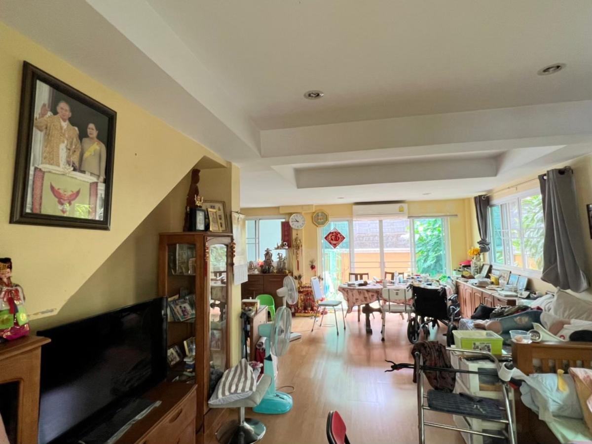 ขายบ้านลาดกระบัง สุวรรณภูมิ : 28/01/2026, บ้านเดี่ยว 54 ตรว. หมู่บ้่านฐานทอง (เฉลิมพระเกียรติ ร.9 ซอย 54) พร้อมเข้าอยู่ แถมแอร์ทั้งหมด ซื้อไปรีโนเวท คุ้มมาก บ้านเดี่ยว ติดถนนใหญ่ โซนนี้ราคานี้หายากแล้ว