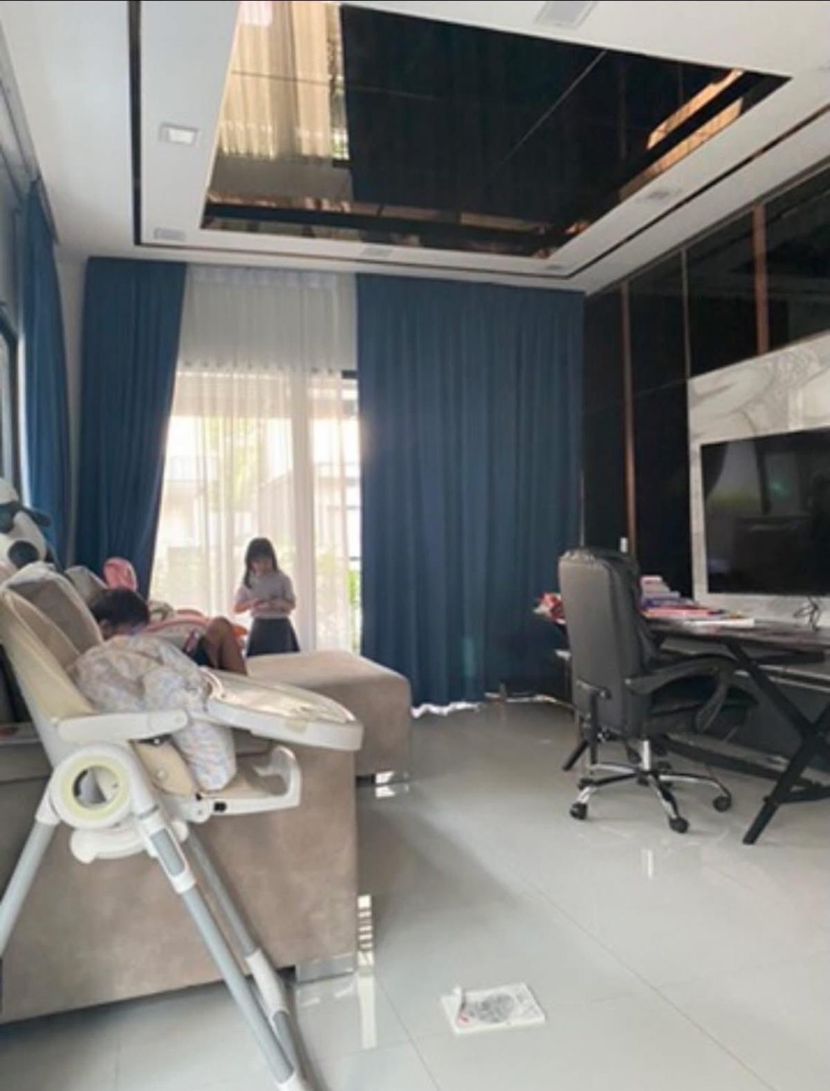 For RentHousePattanakan, Srinakarin : Luxurious 3 bedroom house with wide space in the heart of Ramkhamhaeng. Luxury 3-Bedroom Home with Spacious Living in Rama 9