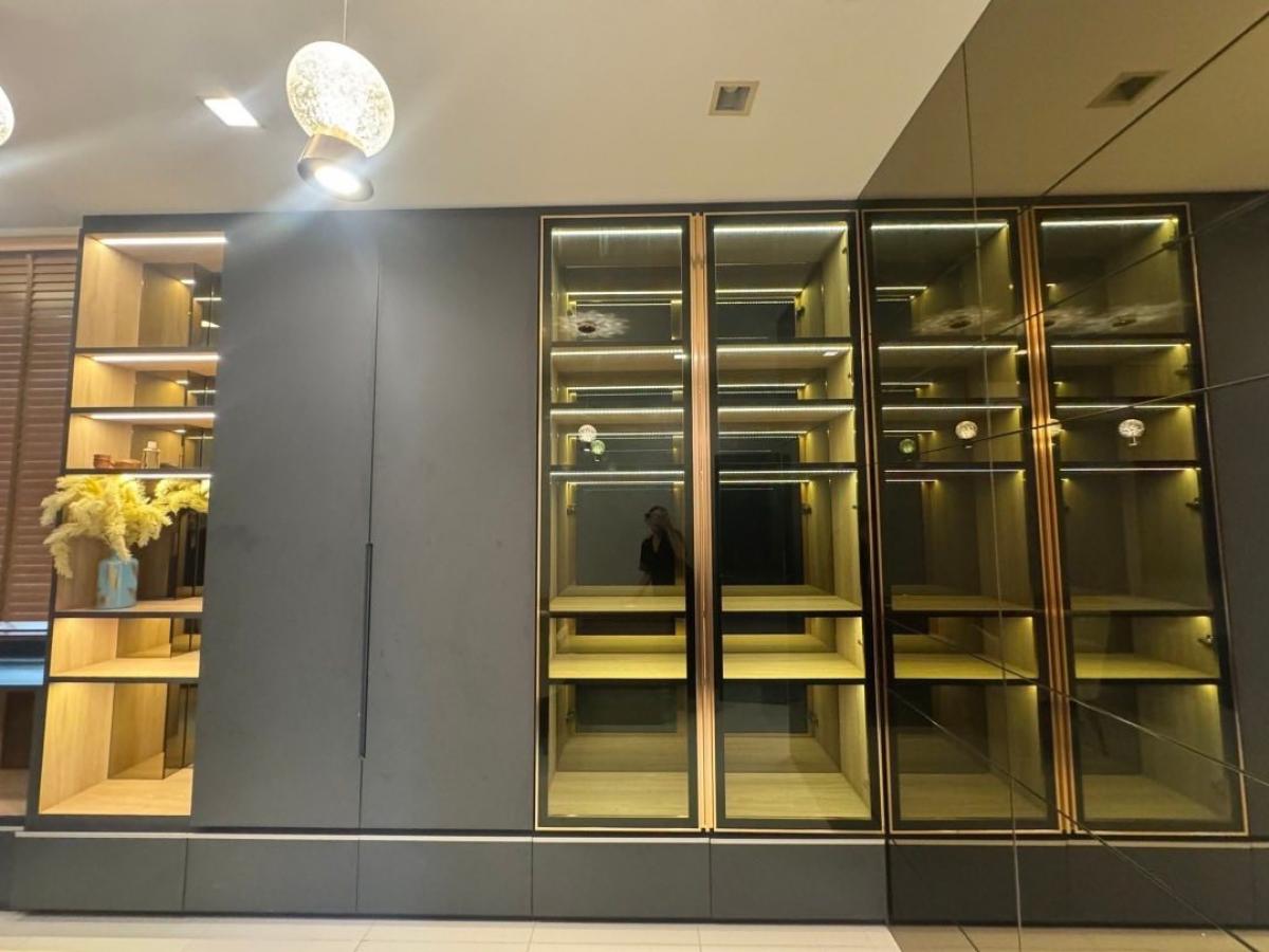 For RentHousePattanakan, Srinakarin : Luxurious 3 bedroom house with wide space in the heart of Ramkhamhaeng. Luxury 3-Bedroom Home with Spacious Living in Rama 9