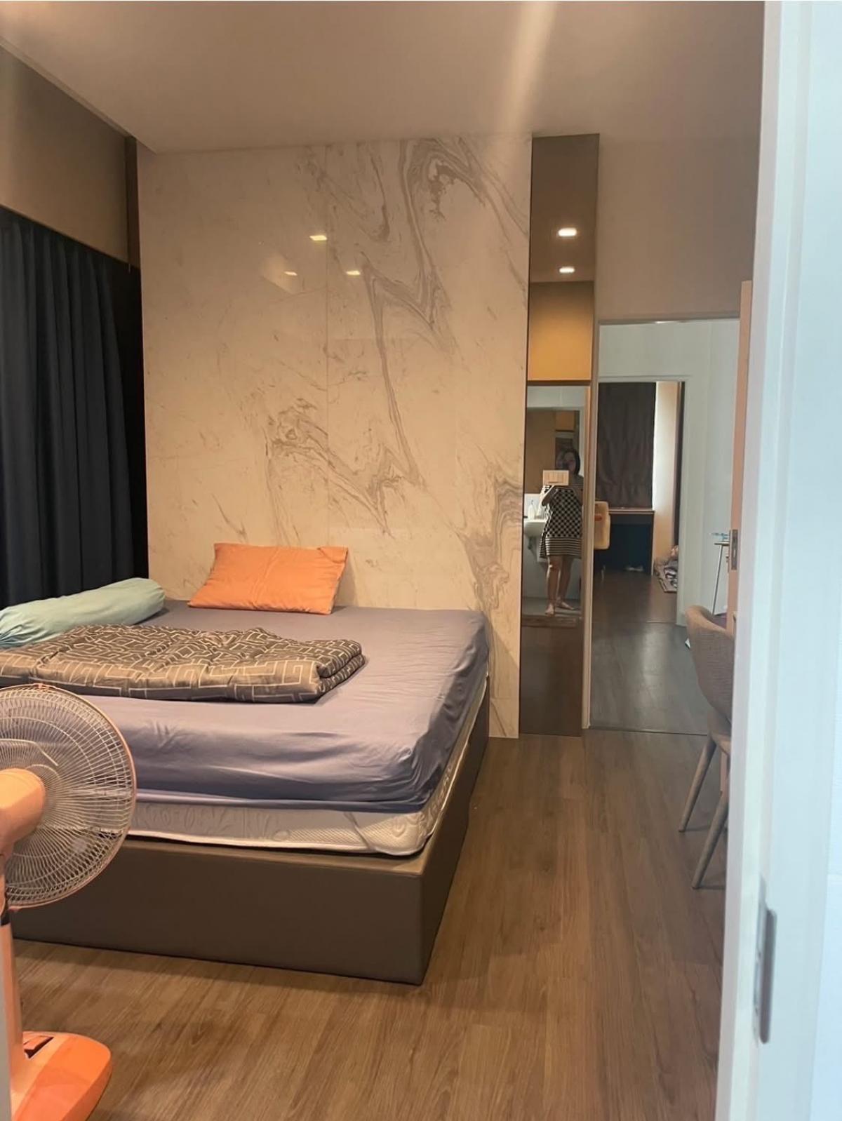 For RentHousePattanakan, Srinakarin : Luxurious 3 bedroom house with wide space in the heart of Ramkhamhaeng. Luxury 3-Bedroom Home with Spacious Living in Rama 9