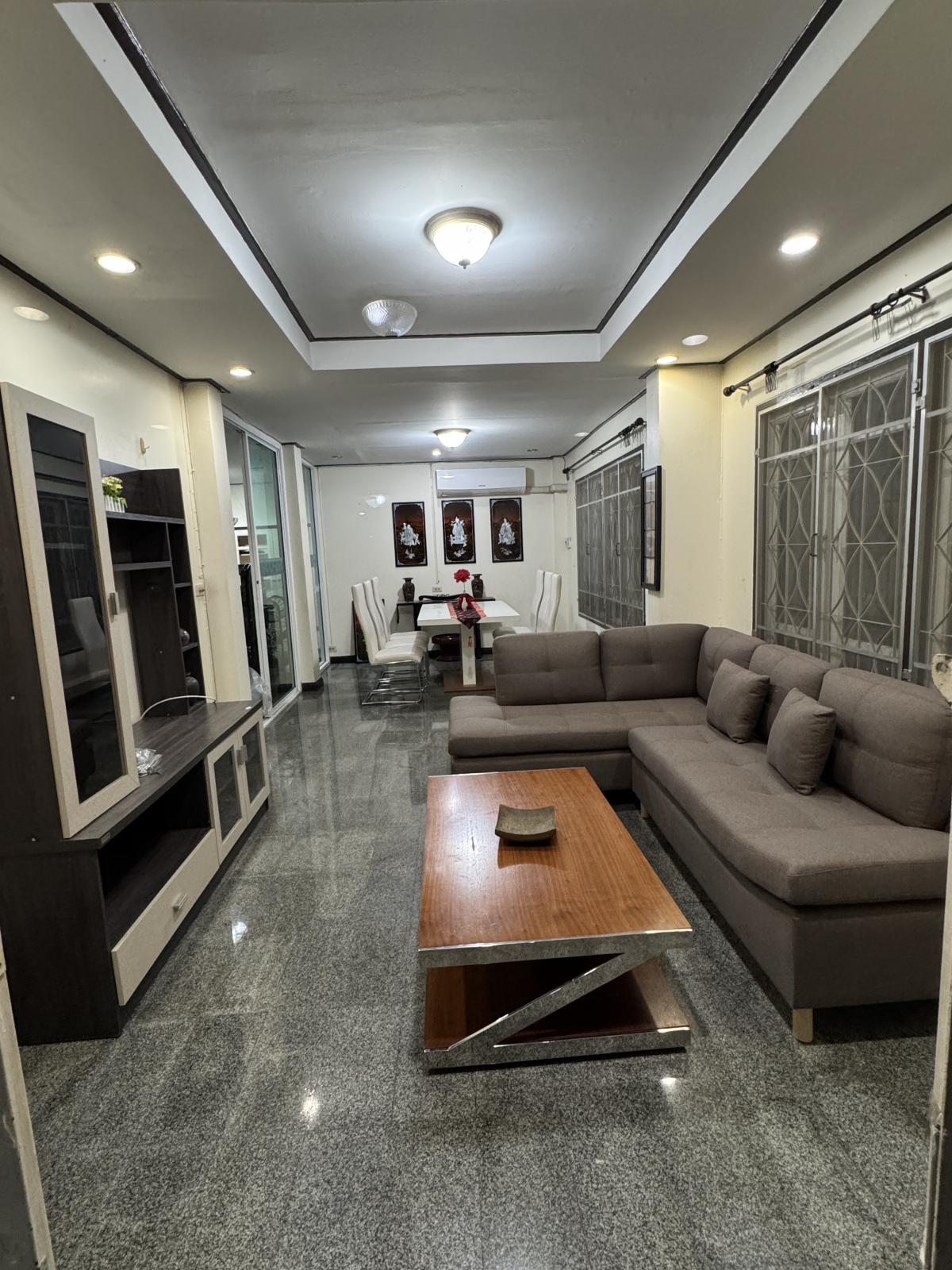 ให้เช่าบ้านมีนบุรี-ร่มเกล้า : 28/02/2026, บ้านพร้อมอยู่ 3 ห้องนอน ใกล้รถไฟฟ้า รามคำแหง 164 3-Bedroom Perfect Place Near Ramkhamhaeng MRT, Ready to Move In!