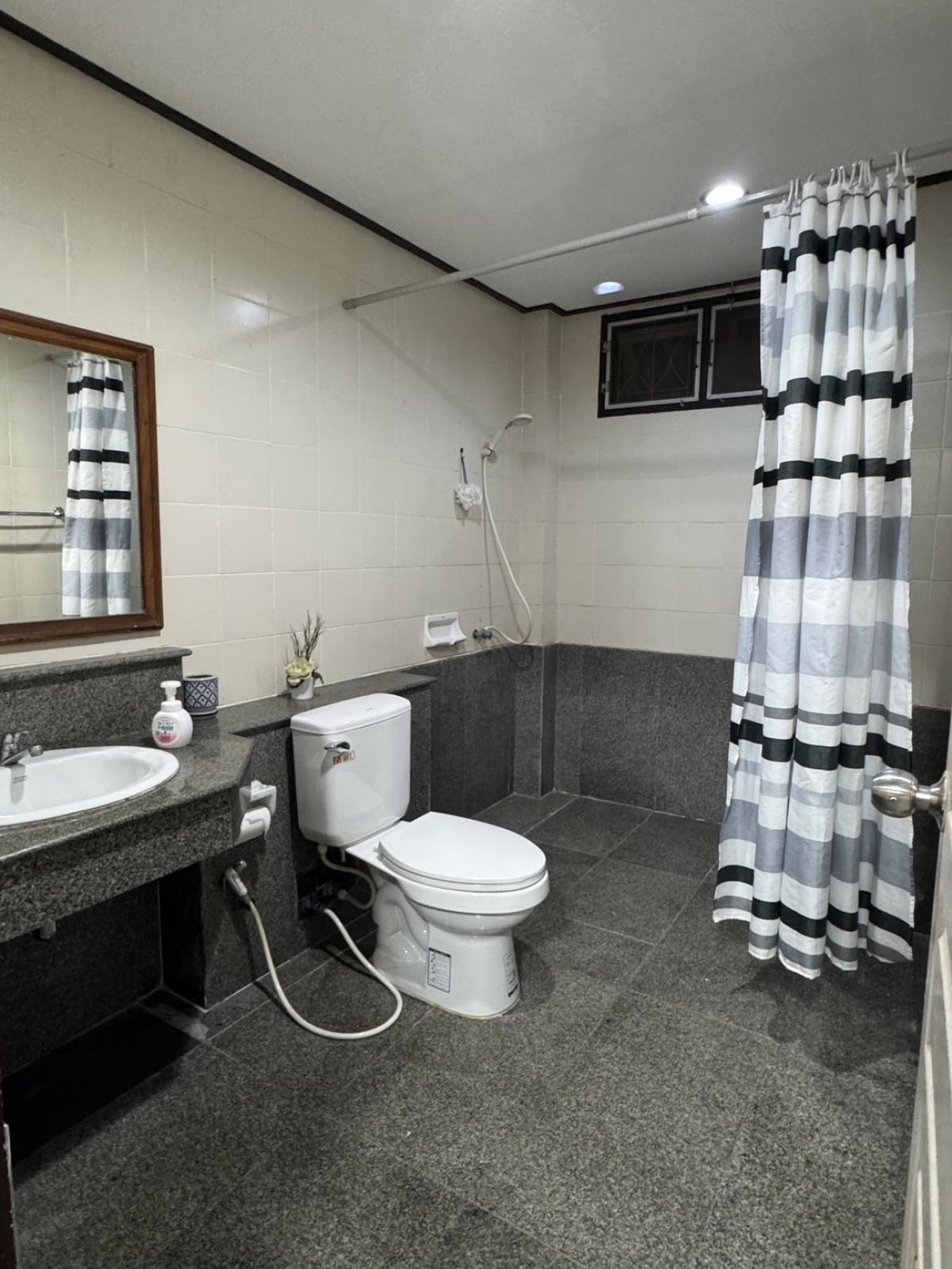 ให้เช่าบ้านมีนบุรี-ร่มเกล้า : 28/02/2026, บ้านพร้อมอยู่ 3 ห้องนอน ใกล้รถไฟฟ้า รามคำแหง 164 3-Bedroom Perfect Place Near Ramkhamhaeng MRT, Ready to Move In!