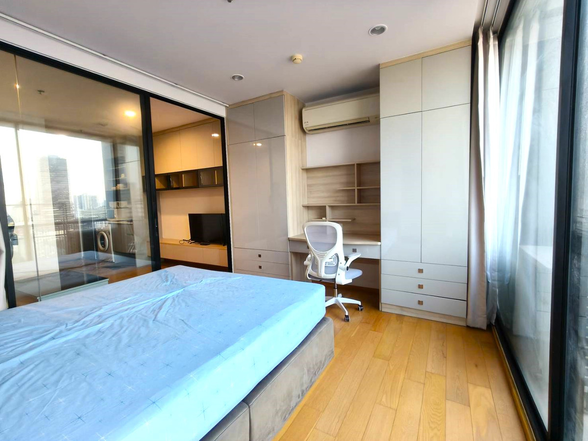 ให้เช่าคอนโดสาทร นราธิวาส : Noble Revo Silom (33sqm, 1B1B, ชั้น19) เพียง 200ม. ถึง BTSสุรศักดิ์