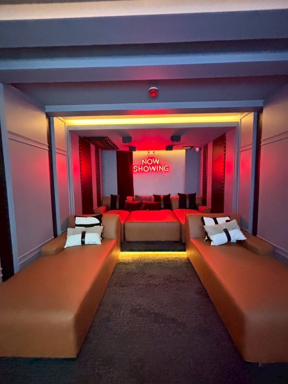 ขายคอนโดรัชดา ห้วยขวาง : โปรลับ 𝐇𝐎𝐓 𝐃𝐄𝐀𝐋🔥 𝐌𝐚𝐫𝐨𝐨𝐧 𝐑𝐚𝐭𝐜𝐡𝐚𝐝𝐚 𝟑𝟐🎉𝟐 ห้องนอน 𝟏 ห้องน้ำ เริ่ม 𝟑.𝟑𝟗 ลบ.* การันตีส่วนลดจัดเต็ม พร้อมการดูแลระดับ𝗩𝗜𝗣📱 𝟬𝟵𝟮-𝟴𝟬𝟴𝟴𝟴𝟵𝟵