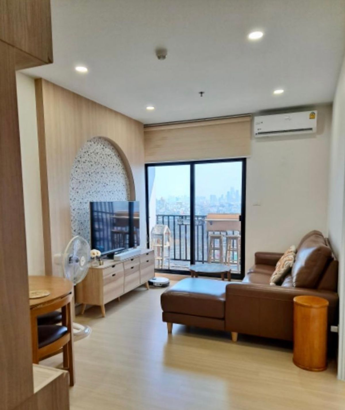 For RentCondoWongwianyai, Charoennakor : Rent Supalae Loft Prachathi -Wongwian Yai, beautiful corner room, complete furniture near the icon Siam. Interested in Atline.@841QLNR