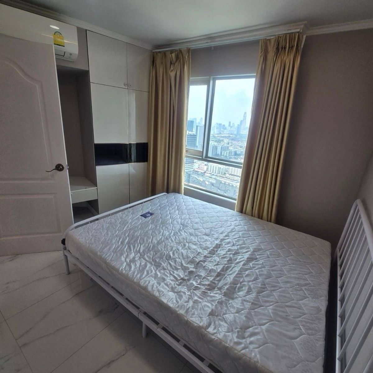 ขายคอนโดพระราม 9 เพชรบุรีตัดใหม่ RCA : ห้องหายาก! Duplex ในย่านเศรษฐกิจใหม่ พระราม 9 ที่รายล้อมด้วยห้างดัง ออฟฟิศ และสิ่งอำนวยความสะดวกครบครัน