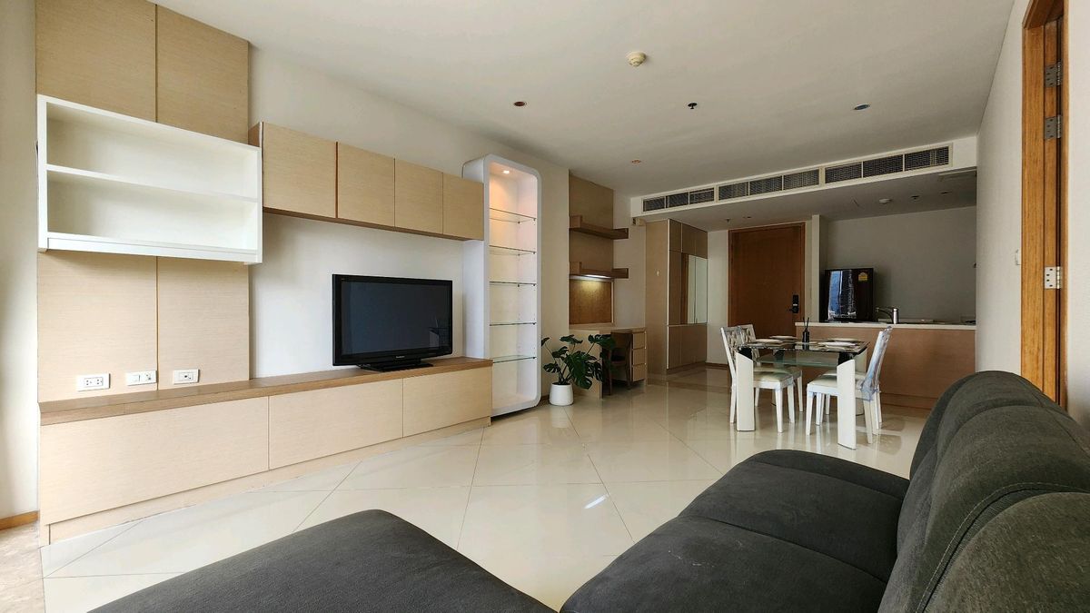 ให้เช่าคอนโดสาทร นราธิวาส : The Empire Place | 1 ห้องนอนให้เช่า ติดวอลเปเปอร์ใหม่ ไซต์ใหญ่ น่าอยู่ ทำเลดี ราคาดีมาก