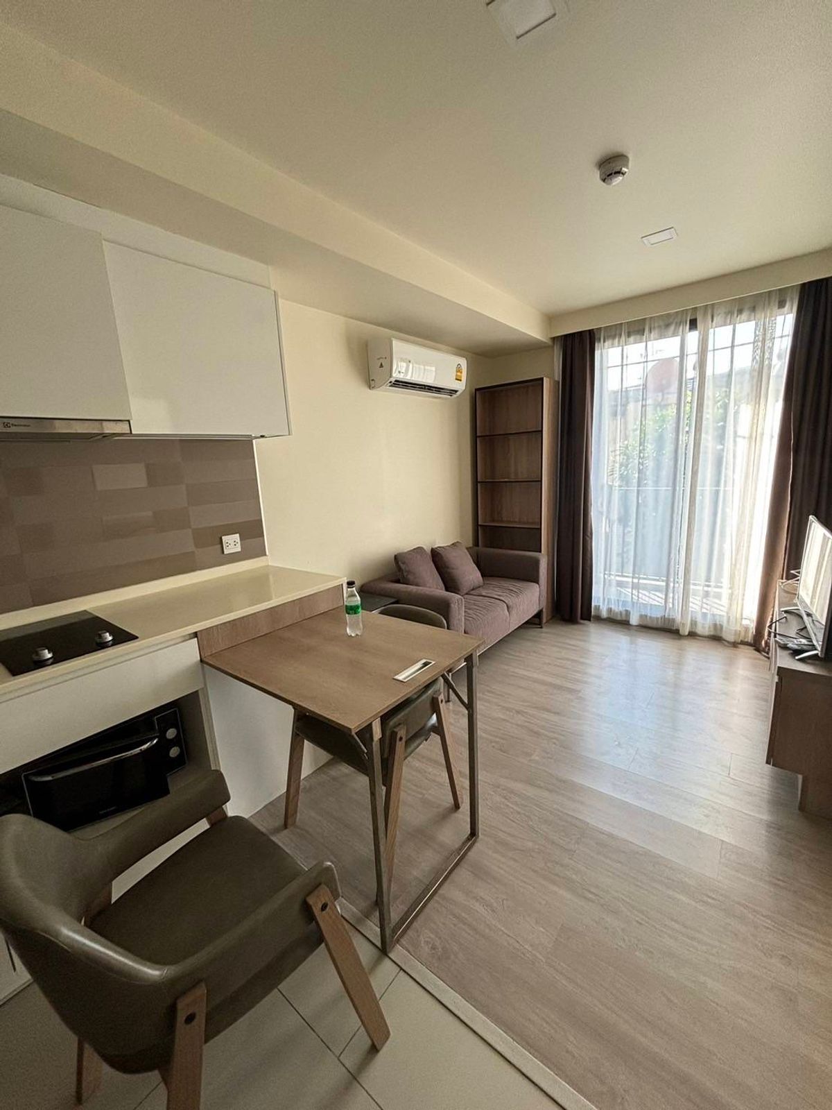 For RentCondoRama9, Petchburi, RCA : Condo for rent, Maestro 03 Ratchada-Rama 9, complete condo, ready to approach MRT Rama 9 !!