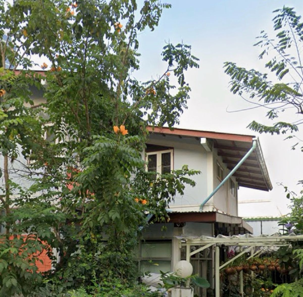 For RentRetail SpaceAri,Anusaowaree : House for rent in Aree, Phayathai, 178 sq.w., Waranov, can make a long-term rental shop, do not accept Co-Agent!