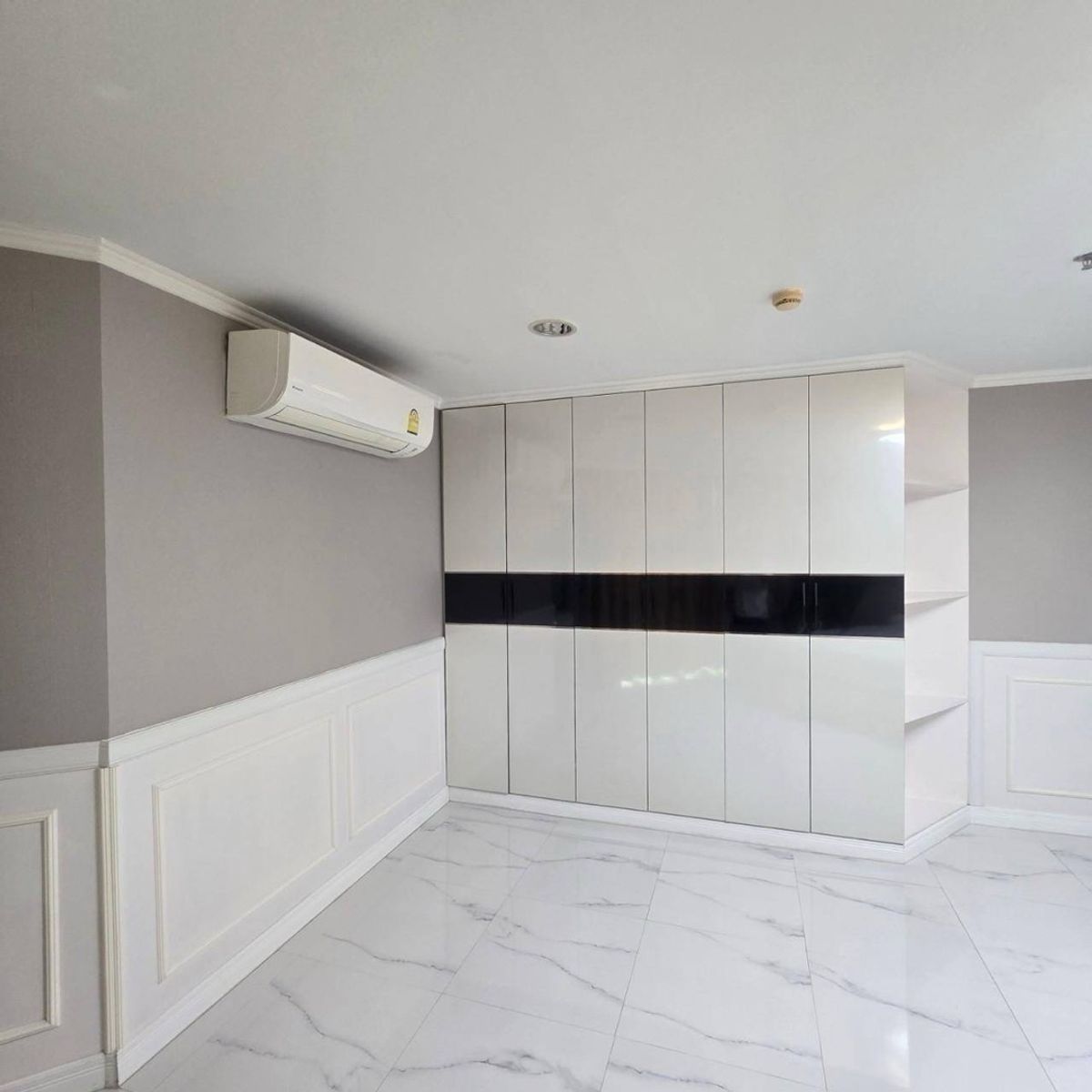 ขายคอนโดพระราม 9 เพชรบุรีตัดใหม่ RCA : ห้องหายาก! Duplex ในย่านเศรษฐกิจใหม่ พระราม 9 ที่รายล้อมด้วยห้างดัง ออฟฟิศ และสิ่งอำนวยความสะดวกครบครัน