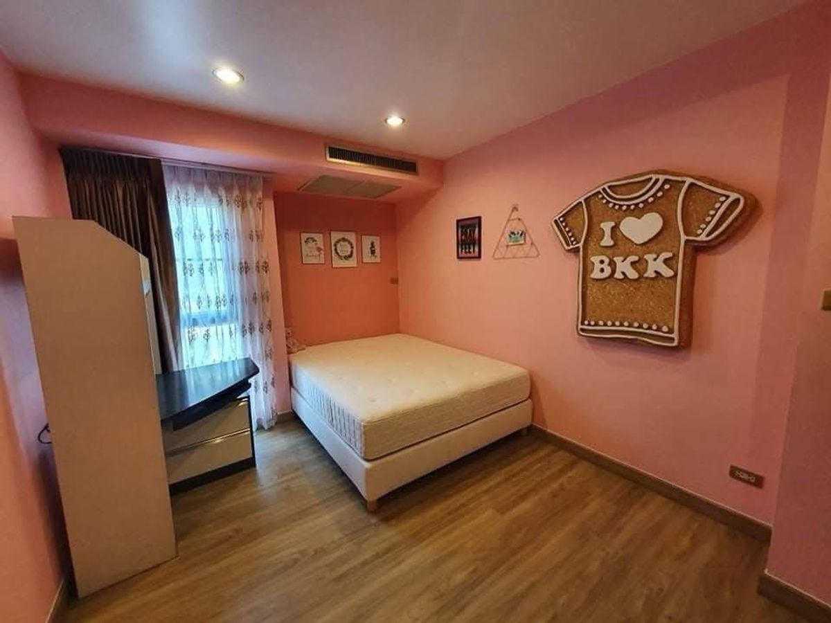 HouseRama3 (Riverside),Satupadit : 📢👇 3-Storey Townhome with Big Balcony, located in Rama 3 – Perfect for Family Living