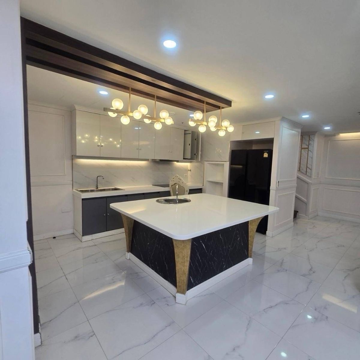 ขายคอนโดพระราม 9 เพชรบุรีตัดใหม่ RCA : ห้องหายาก! Duplex ในย่านเศรษฐกิจใหม่ พระราม 9 ที่รายล้อมด้วยห้างดัง ออฟฟิศ และสิ่งอำนวยความสะดวกครบครัน