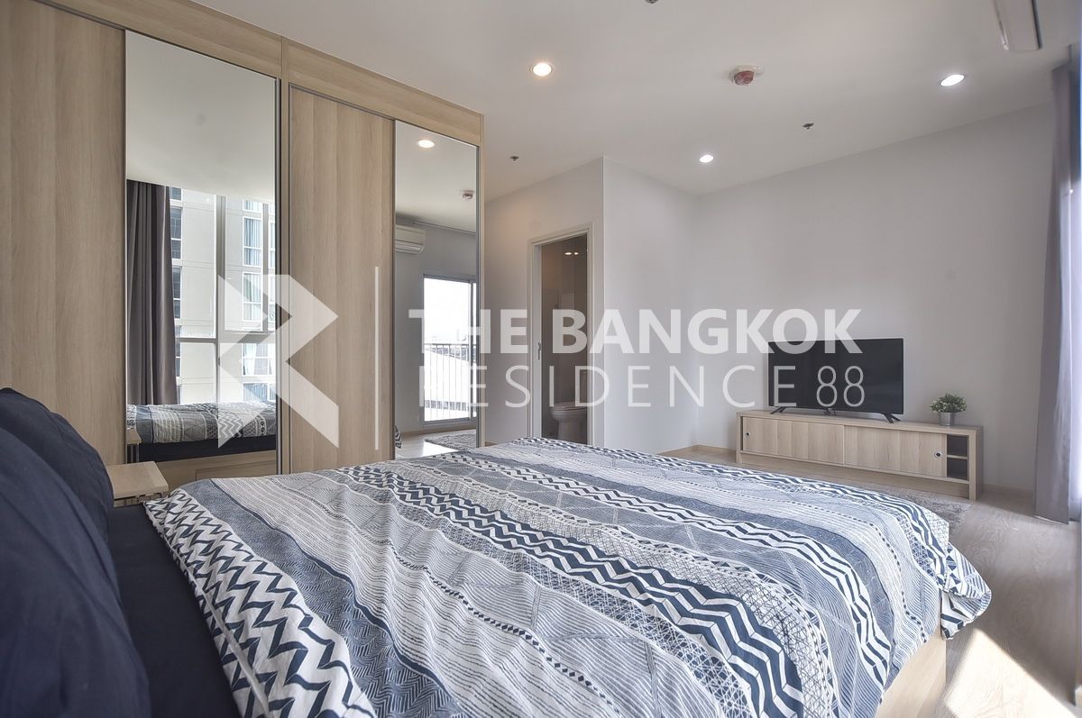 ให้เช่าคอนโดรัชดา ห้วยขวาง : 🔥ปล่อยเช่าด่วน🔥 Noble Revolve Ratchada - Best price 25k/month, 2B2B 55 sq.m. near MRT Thailand Cultural Centre, prime area - by Tong C