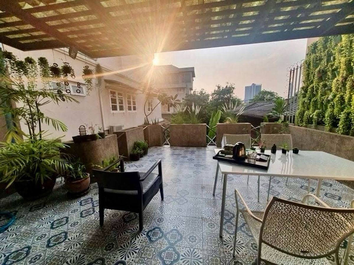 HouseRama3 (Riverside),Satupadit : 📢👇 3-Storey Townhome with Big Balcony, located in Rama 3 – Perfect for Family Living