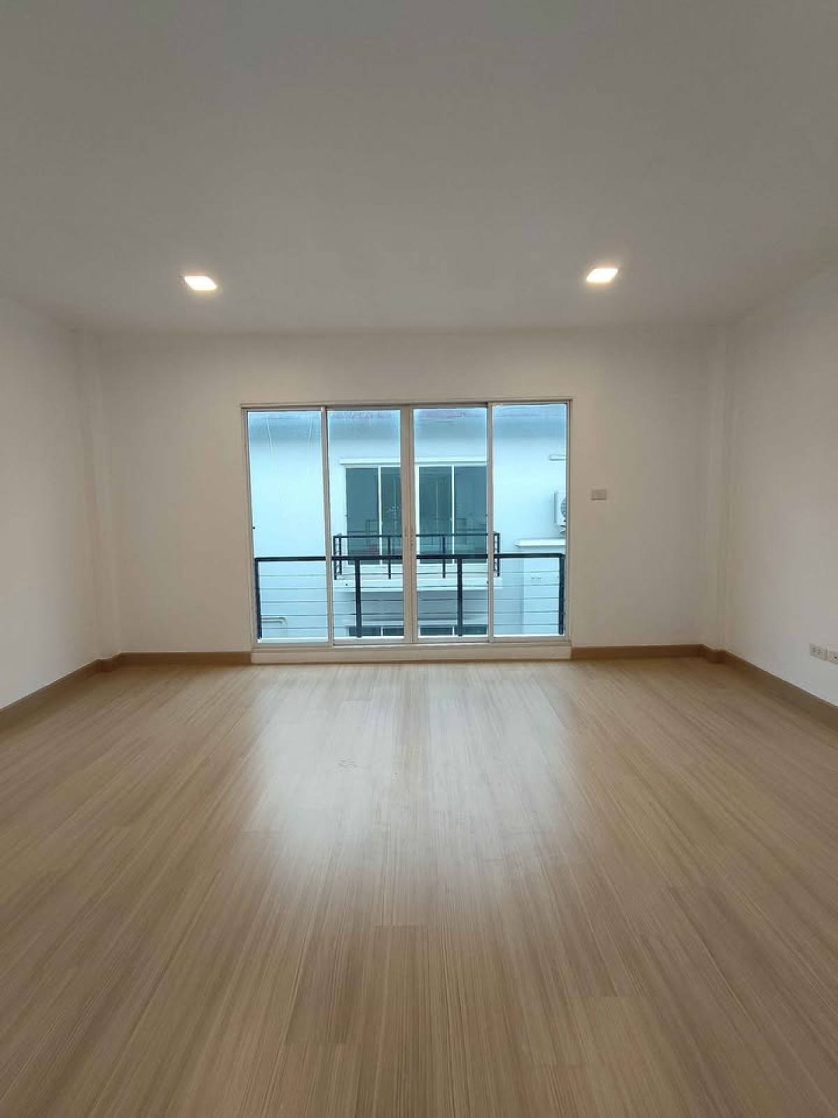 ขายทาวน์โฮมนวมินทร์ รามอินทรา : ขายทาวน์เฮ้าส์/ทาวน์โฮม  อาร์เค พาร์ค รามอินทรา-ซาฟารี บางชัน เขต คลองสามวา กรุงเทพ CX-137823