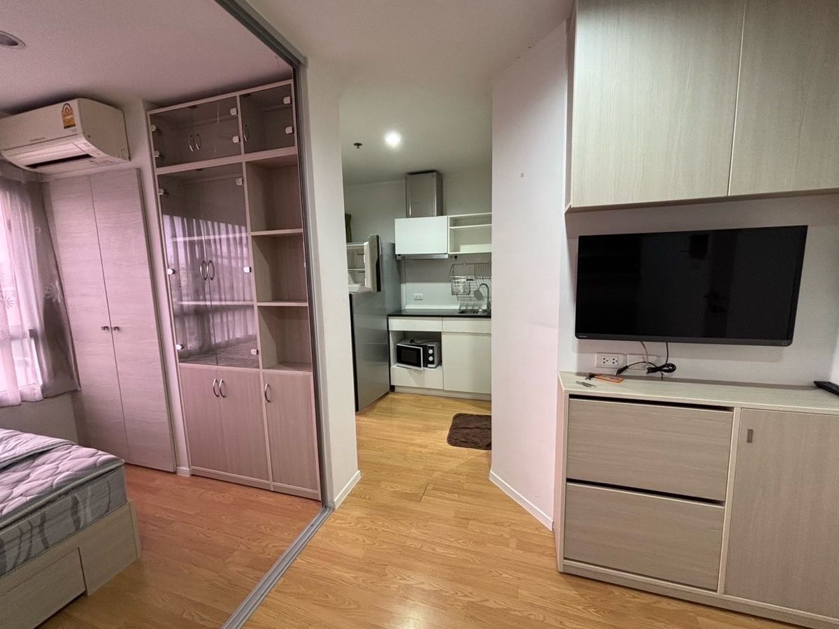 For RentCondoPattanakan, Srinakarin : Lumpini Place Srinakarin - Hua Mak Station, 6th floor, price 9,000 baht. Get reservations. 📌 Ready to be near APL Hua Mak.