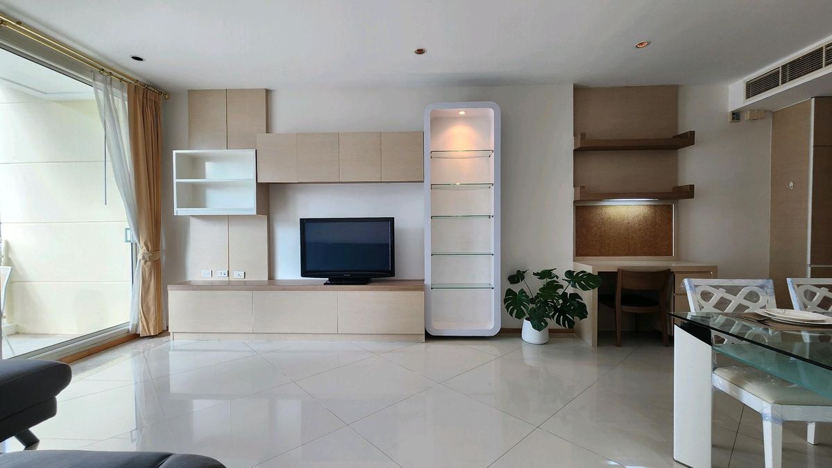 ให้เช่าคอนโดสาทร นราธิวาส : The Empire Place | 1 ห้องนอนให้เช่า ติดวอลเปเปอร์ใหม่ ไซต์ใหญ่ น่าอยู่ ทำเลดี ราคาดีมาก