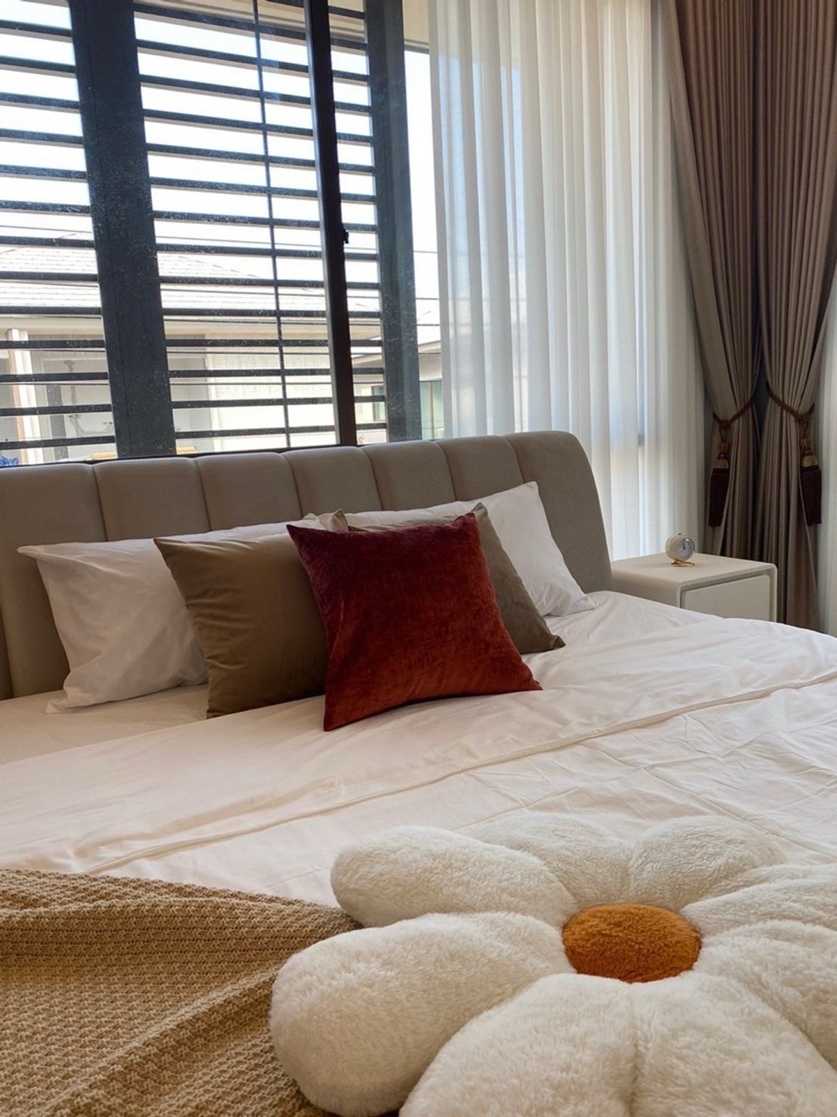 For RentHousePattanakan, Srinakarin : 📢👇Available 25 September 2025  Single house with solar rooftop at Burasiri Krungthepkreetha , face South, near Brighton College , Wellington College, Mandarin International School 