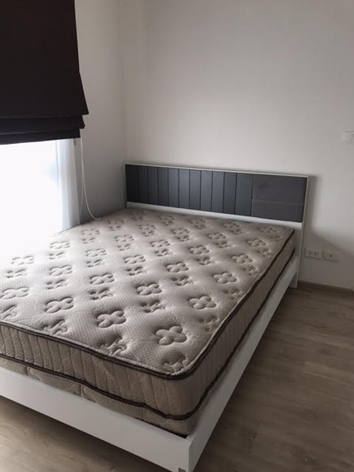 For RentCondoThaphra, Talat Phlu, Wutthakat : Ideo Sathorn Thapra, 300 meters with BTS Pho Nimit, complete with only 9,000 baht.