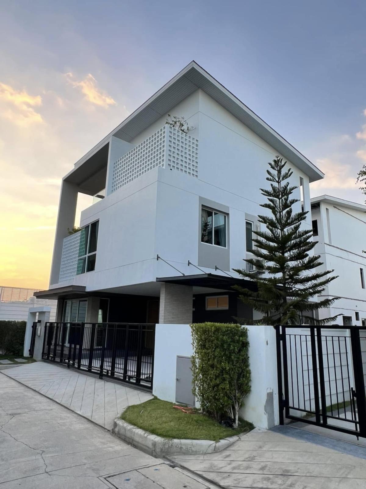 ขายบ้านพัฒนาการ ศรีนครินทร์ : ขายบ้าน  เนอวานา แอบโซลูท กรุงเทพกรีฑา ทับช้าง เขต สะพานสูง กรุงเทพ CX-130412