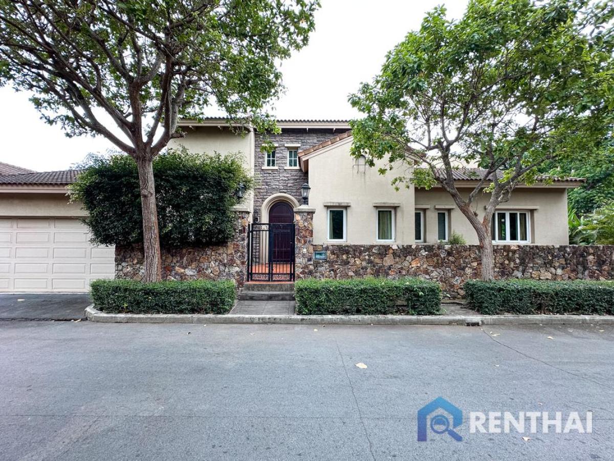 For RentHousePattaya, Bangsaen, Chonburi : For rent house 3 bedrooms at Silk Road Place