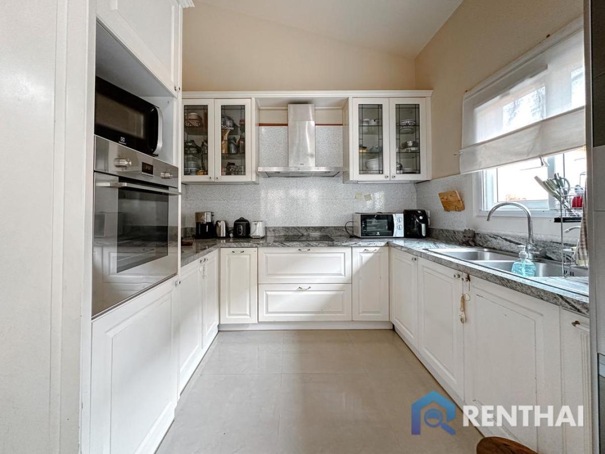 For RentHousePattaya, Bangsaen, Chonburi : For rent house 3 bedrooms at Silk Road Place