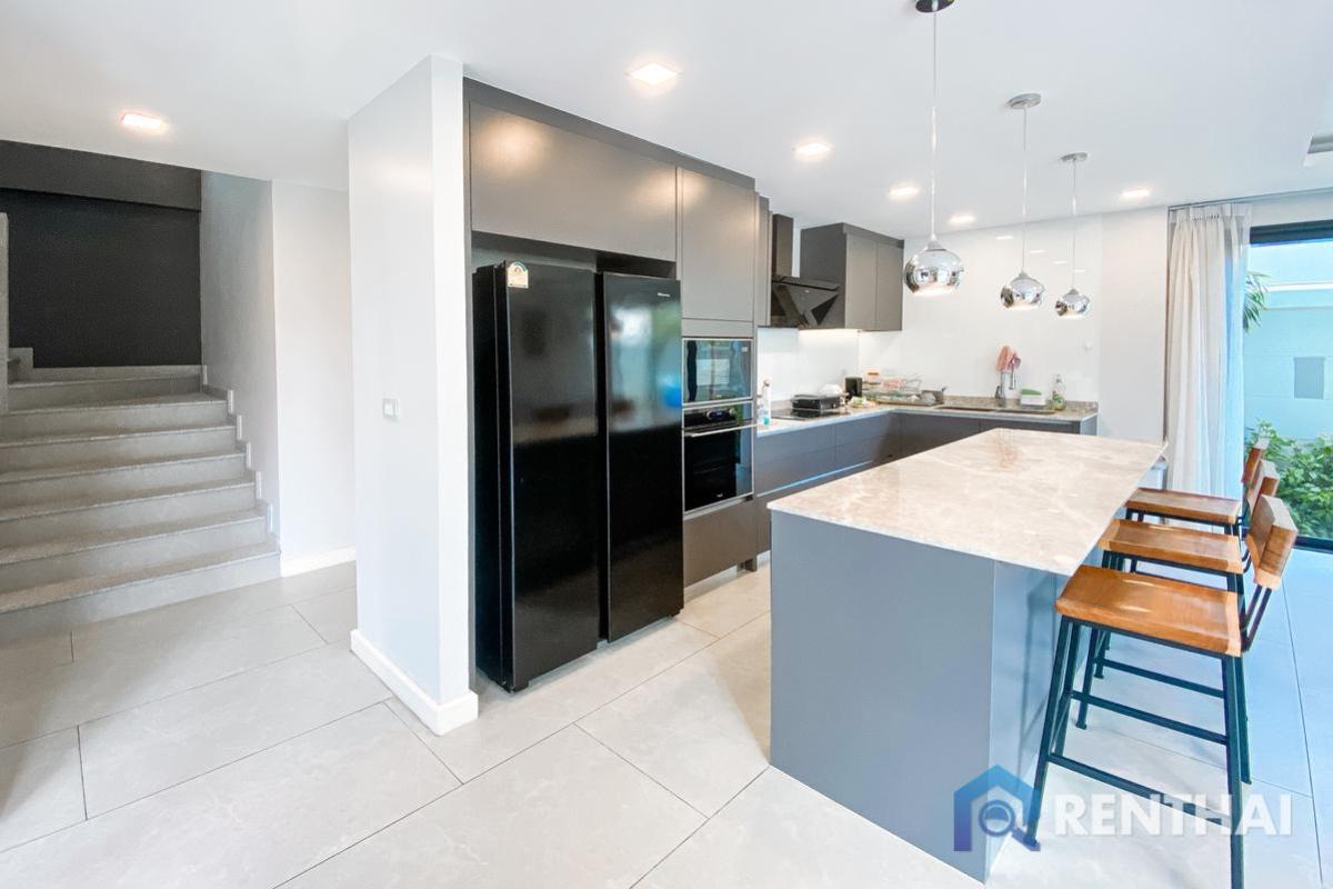 For SaleHousePattaya, Bangsaen, Chonburi : Serenity Jomtien Villas