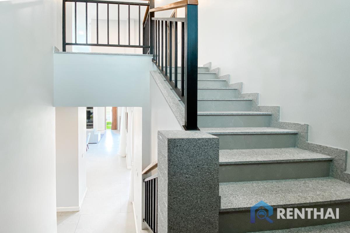 For SaleHousePattaya, Bangsaen, Chonburi : Serenity Jomtien Villas