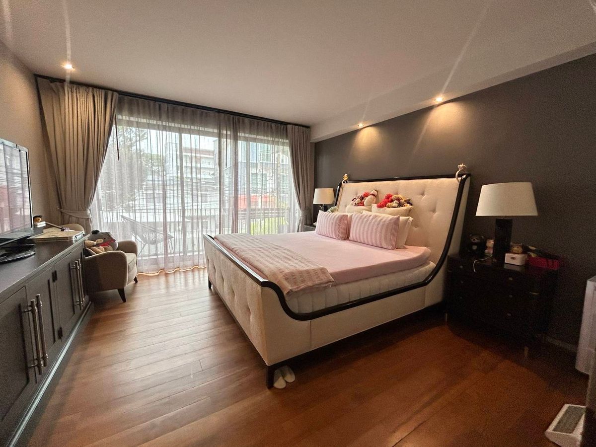 For SaleHouseSukhumvit, Asoke, Thonglor : Detached house, Sukhumvit zone, near BTS. Phra Khanong only 4 minutes