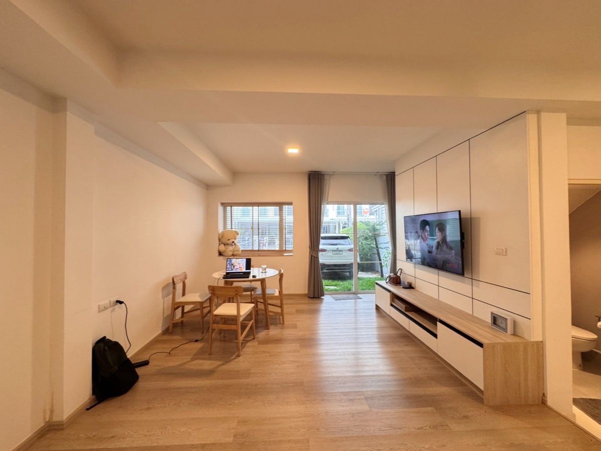 ขายทาวน์โฮมบางนา แบริ่ง ลาซาล : 🔥ForSale 🔥 Indy บางนา- รามคำแหง2 • ใกล้เมกะ บางนา ‼️ ตรงข้ามนานาชาติ Dulwich⚡️ราคาพิเศษ** Duplex  ✅ บ้านติดสวนและคลับเฮาส์ | สภาพดีมาก**