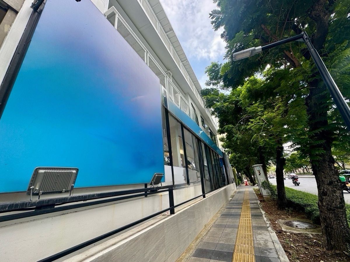 For RentRetail SpaceSathorn, Narathiwat : Sathorn -Narathiwat business area, near BTS Chong Nonsi, Cafe | Restaurant | Spa Clinic Beauty Salon | Wedding Suit Set | Flagship 旗舰 | Fashion 时尚偶像 Fashion 时尚偶像 黄金地段 Gold Location